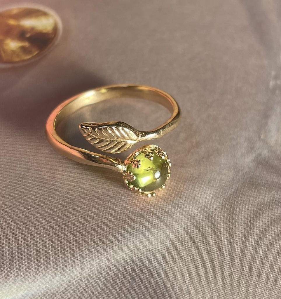 青リンゴのリング 天然石・ペリドット