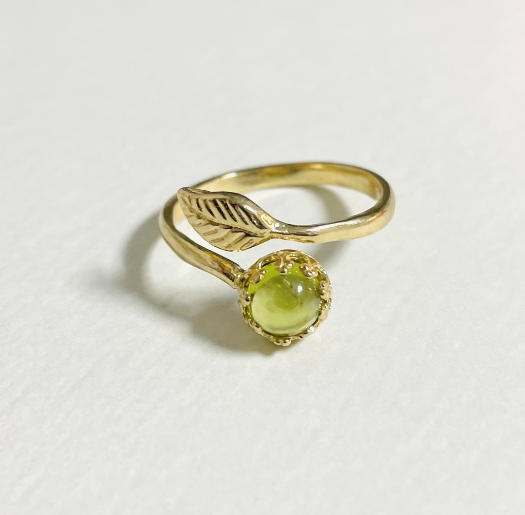 青リンゴのリング　天然石・ペリドット