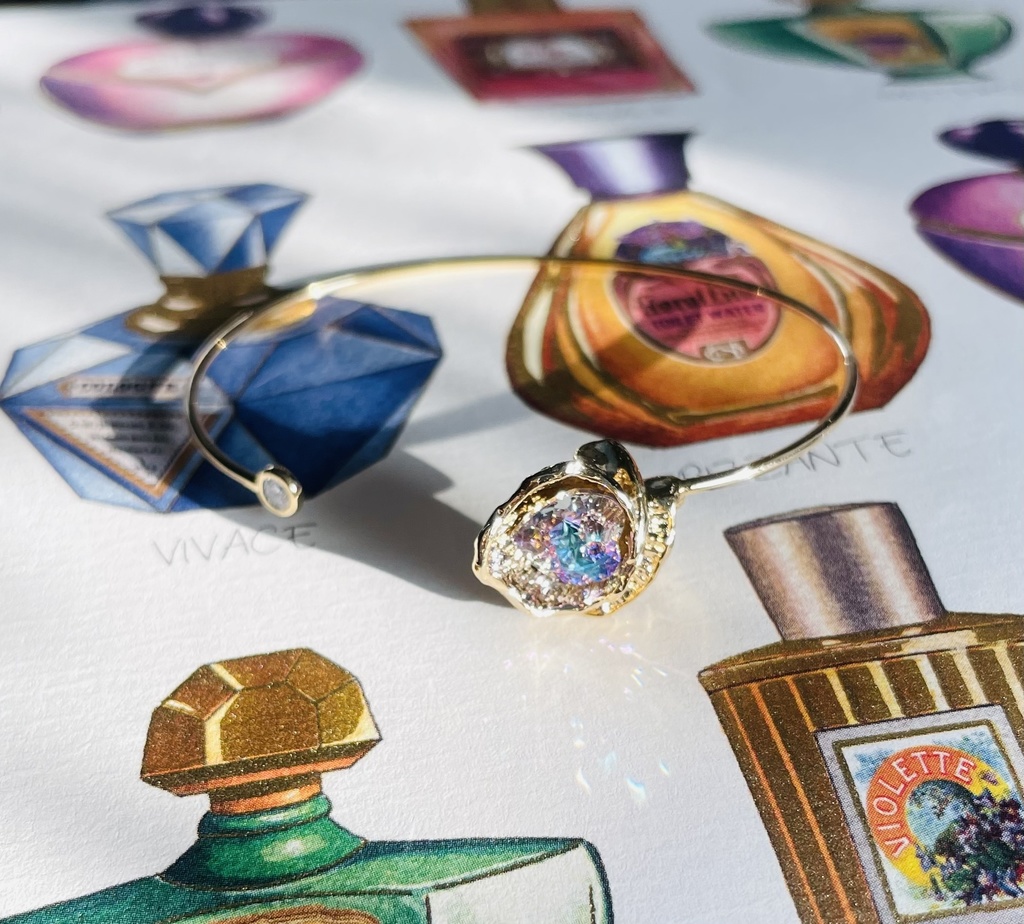 シェルモチーフバングル