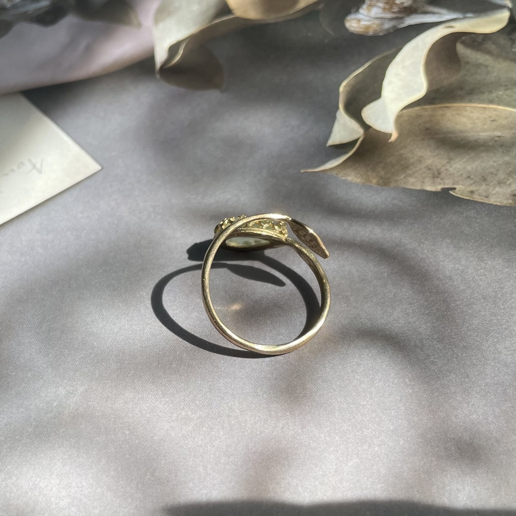 洋梨のリング 天然石プレナイト