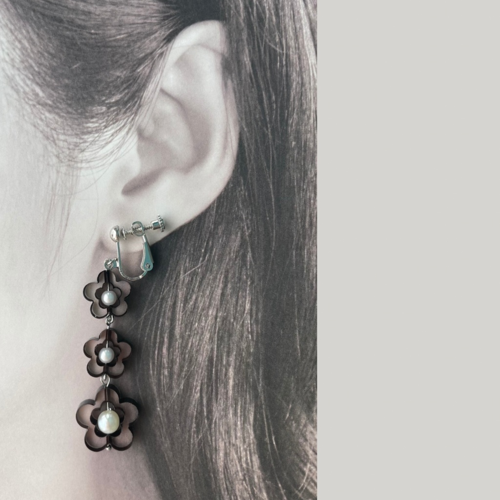 ⭐︎ブラックフラワー×パール イヤリング/ピアス