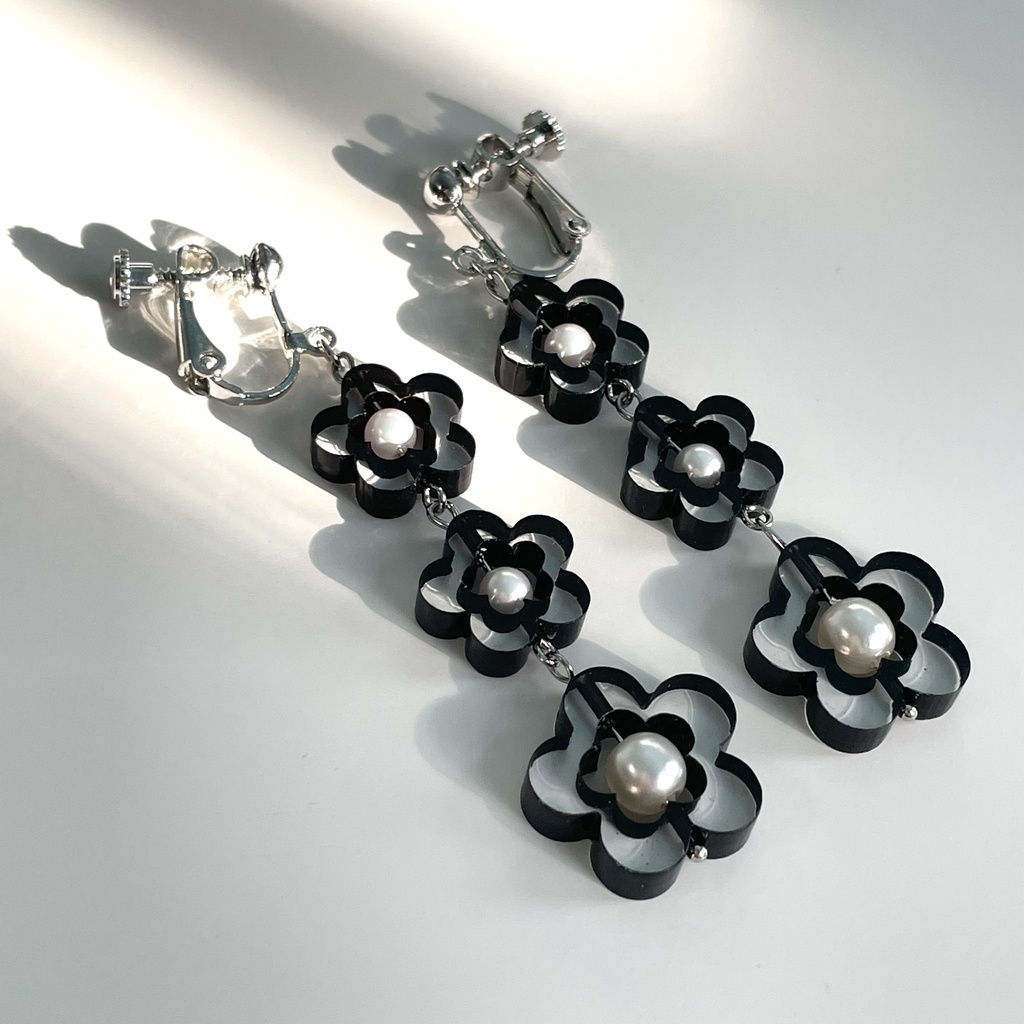 ⭐︎ブラックフラワー×パール イヤリング/ピアス