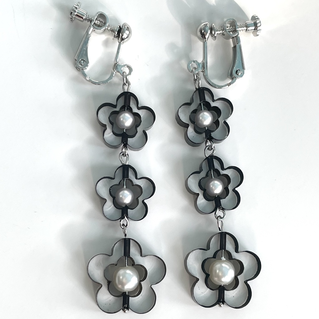 ⭐︎ブラックフラワー×パール イヤリング/ピアス