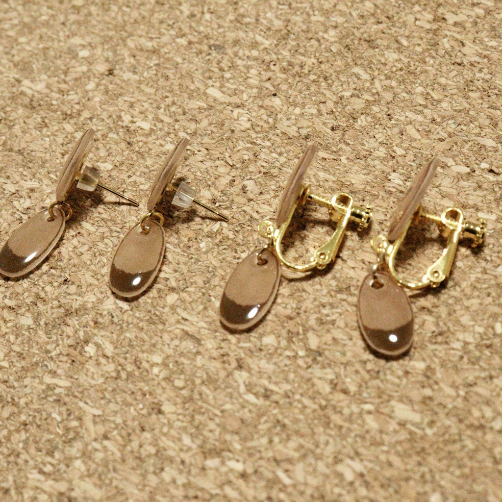 【3/8迄発送】しっぽゆらゆらたぬきピアス/イヤリング