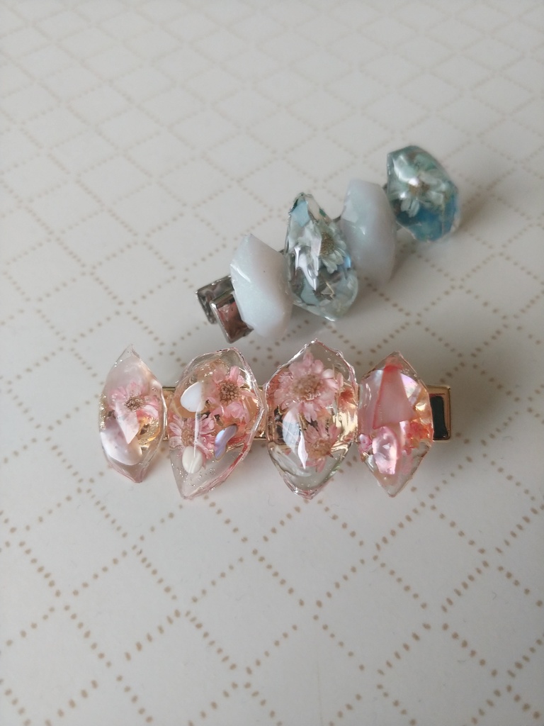 スターフラワーとシェルのヘアピン