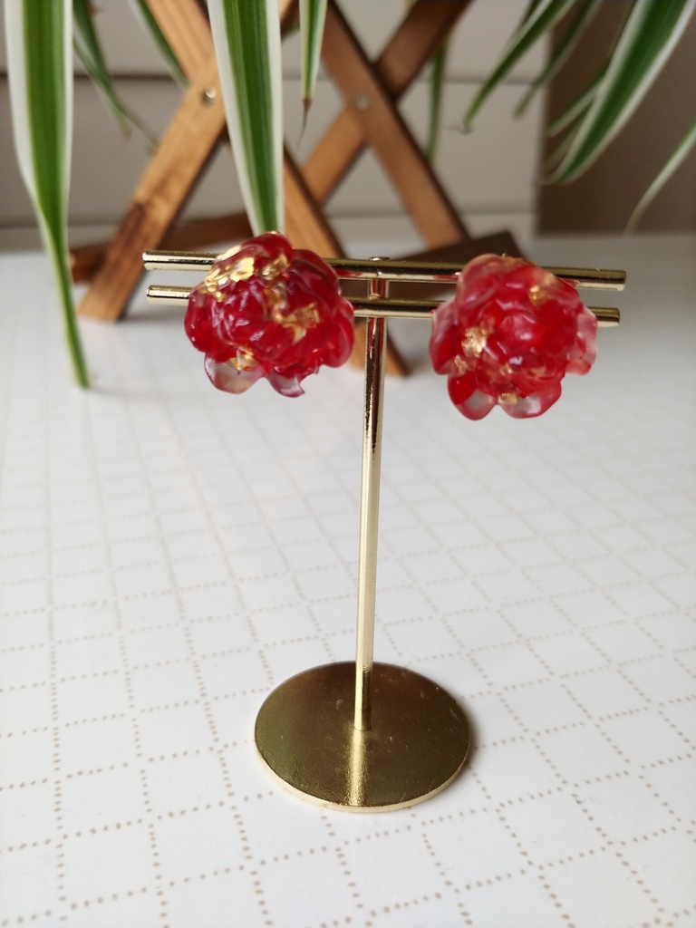 薔薇の一粒ピアス