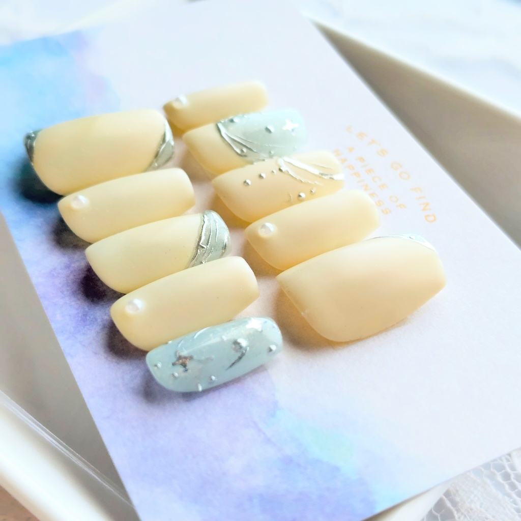 フローズンホワイトチョコレート ネイルチップ | ショートバレリーナ ブルー 水色 チョコミント 003003