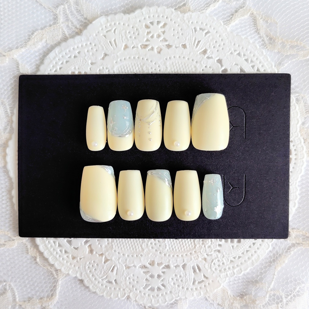 フローズンホワイトチョコレート ネイルチップ | ショートバレリーナ ブルー 水色 チョコミント 003003