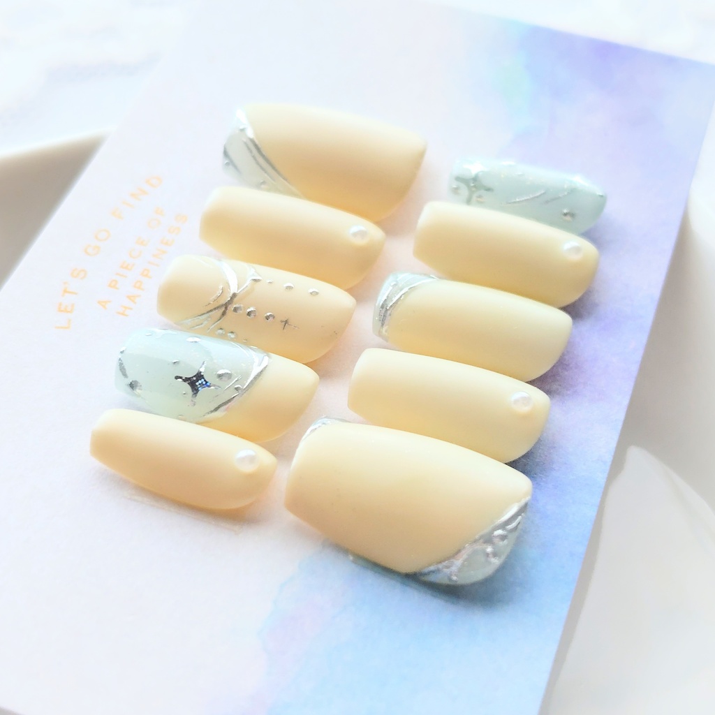 フローズンホワイトチョコレート ネイルチップ | ショートバレリーナ ブルー 水色 チョコミント 003003