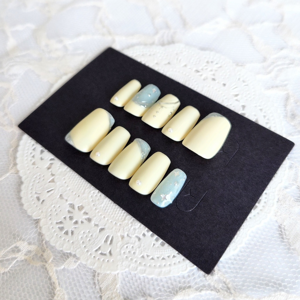 フローズンホワイトチョコレート ネイルチップ | ショートバレリーナ ブルー 水色 チョコミント 003003