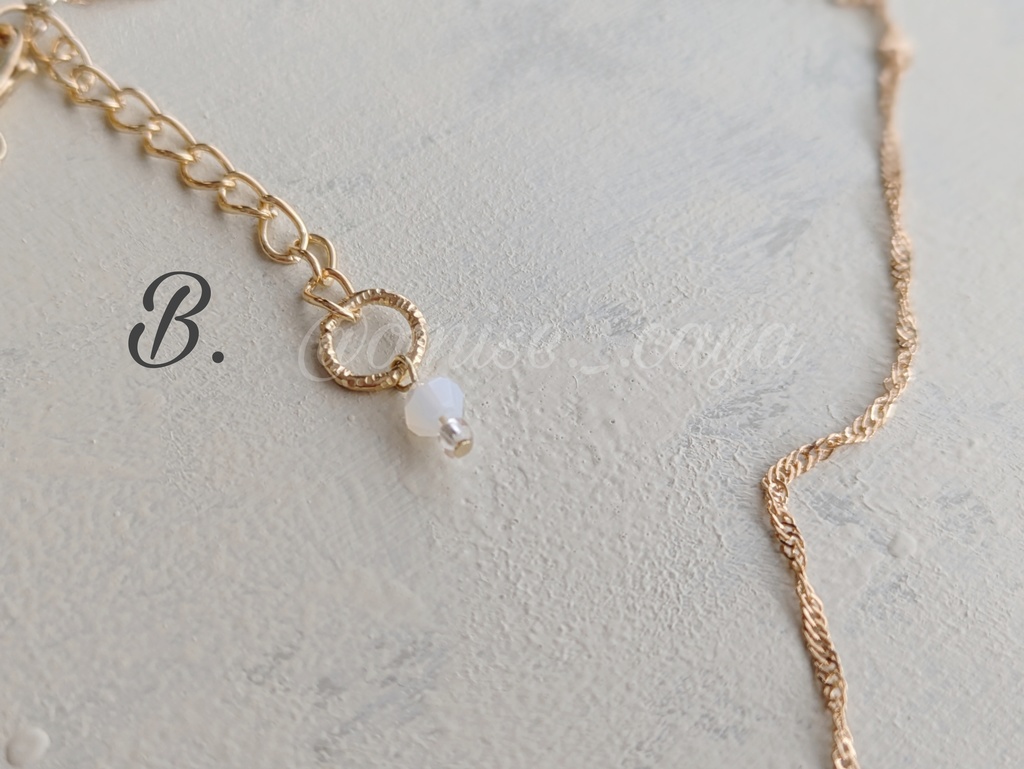 細いチェーンのネックレス2種