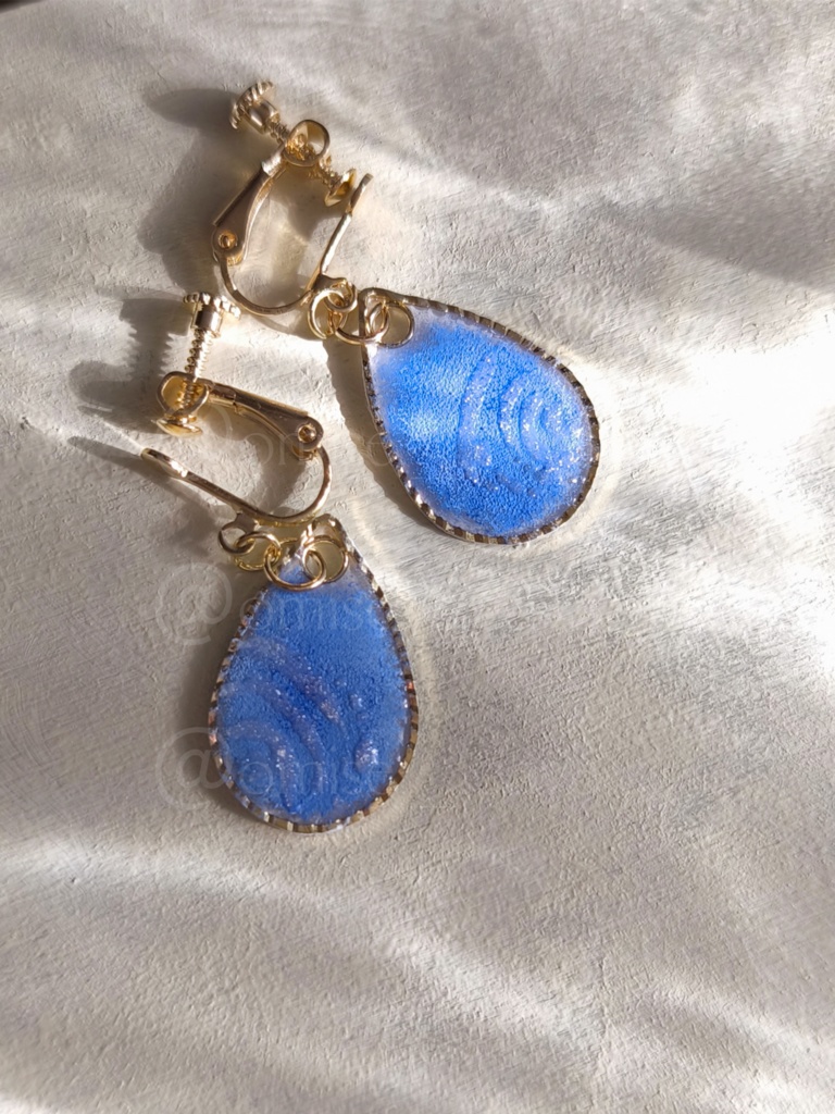 水紋のペイントイヤリング