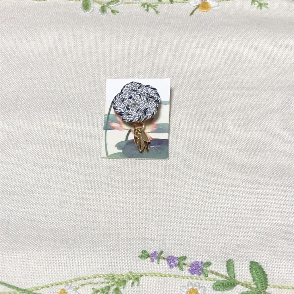 組紐の梅結びピアス