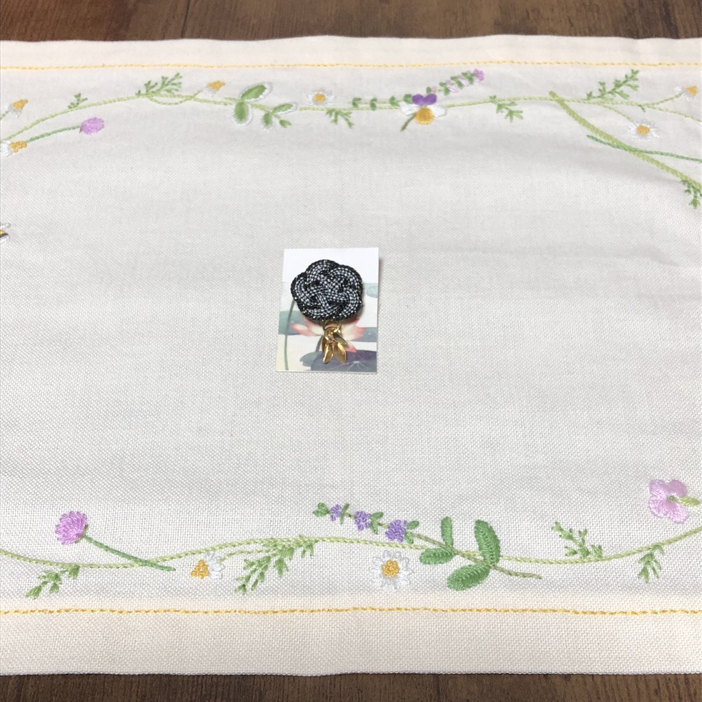 組紐の梅結びピアス