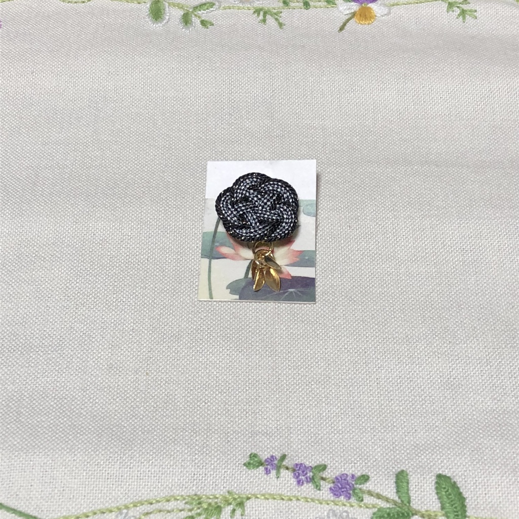 組紐の梅結びピアス