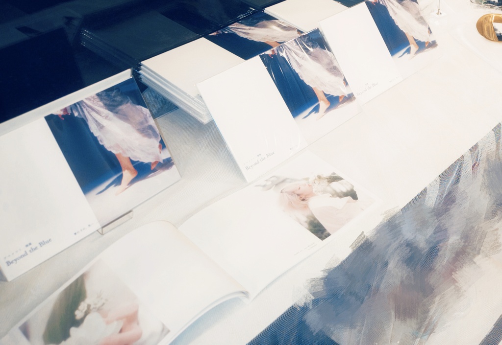 個展 写真集「Beyond the Blue」