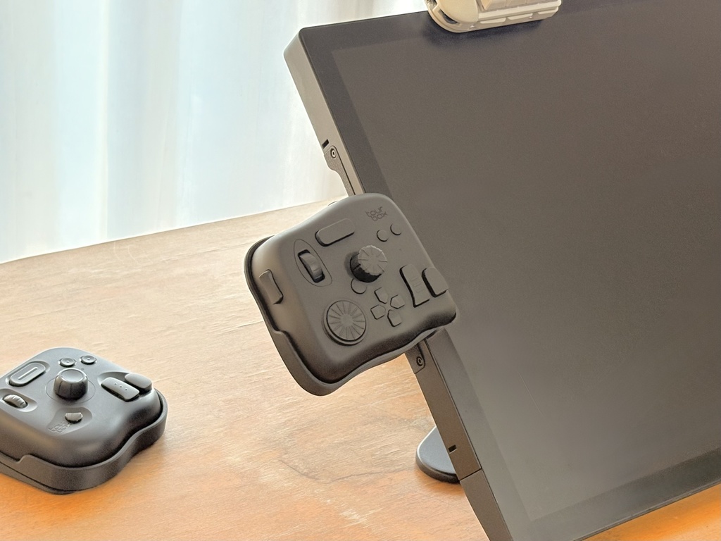 Tourboxシリーズ向けCintiq Pro用インチネジケース