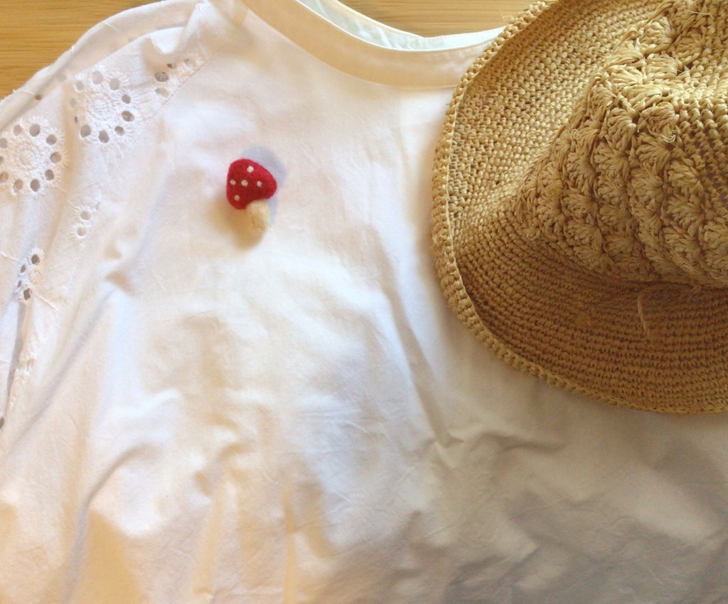 ミニブローチ2コセット きのことカタツムリの妖精