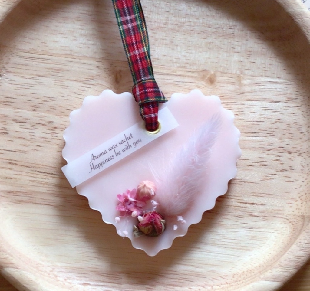 【再入荷】ふわふわハートのアロマワックスサシェ(ラベンダーローズの香り)