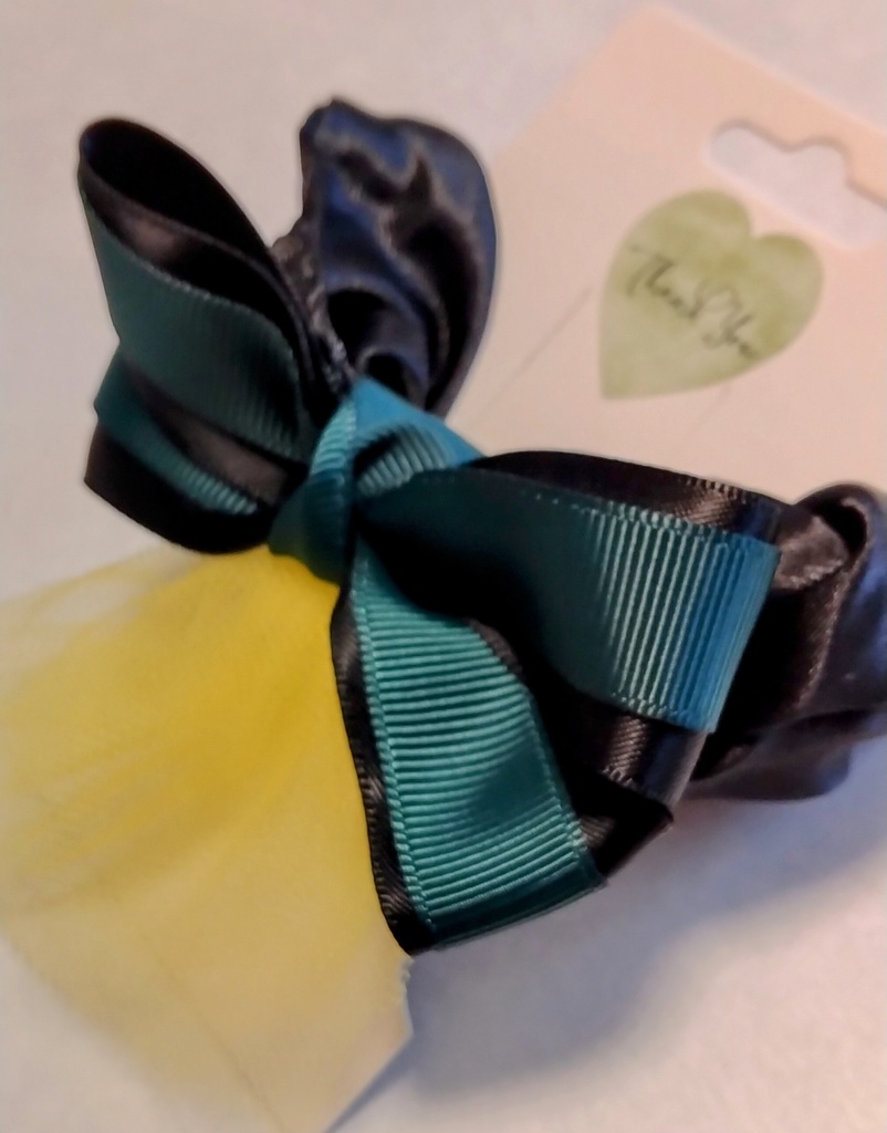 【デク】シュシュ