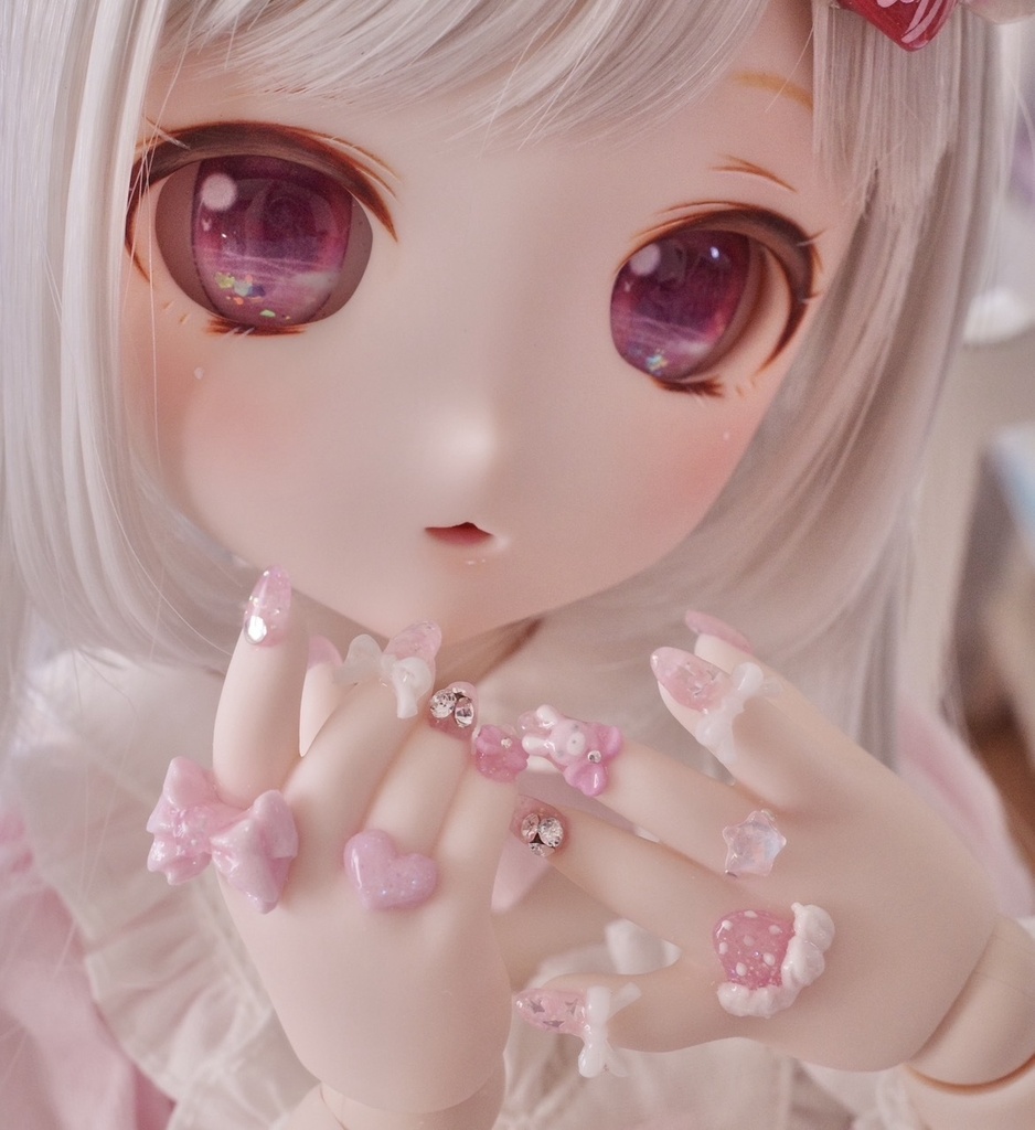 MDDネイルハンド　キラキラみるき〜いちご　セミホワ