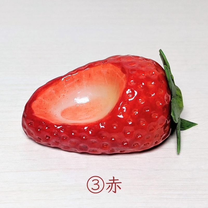 うちの子がかじったいちごチェア&生クリーム帽子