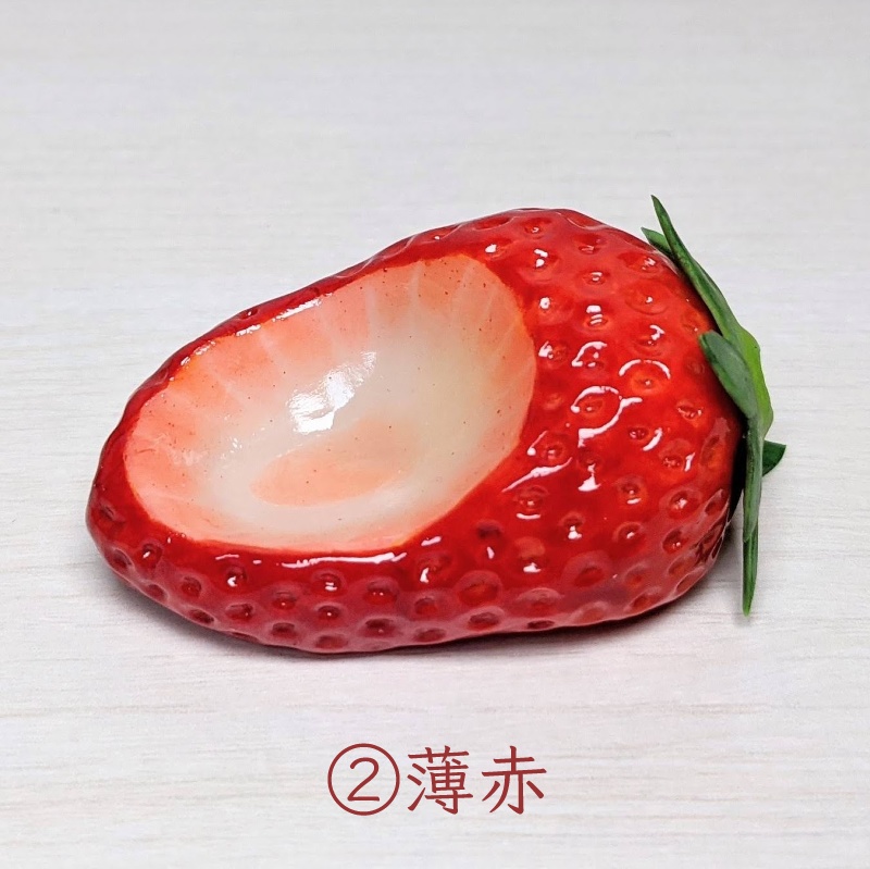 うちの子がかじったいちごチェア&生クリーム帽子