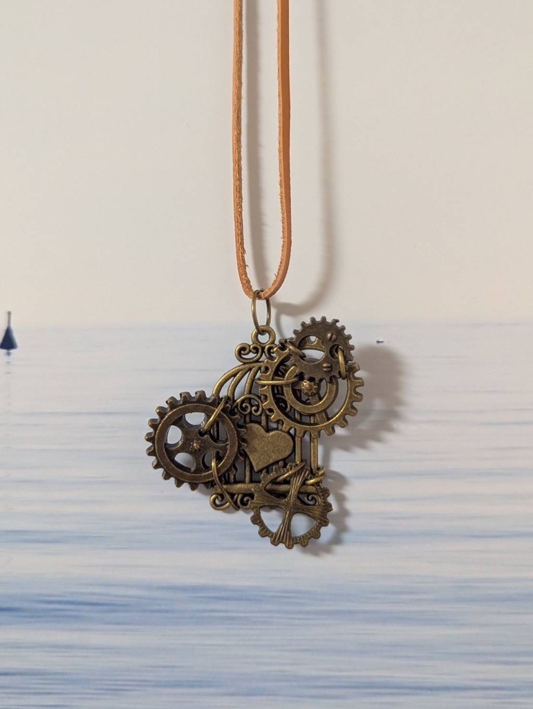 レザーネックレス　-魔導兵の心核-