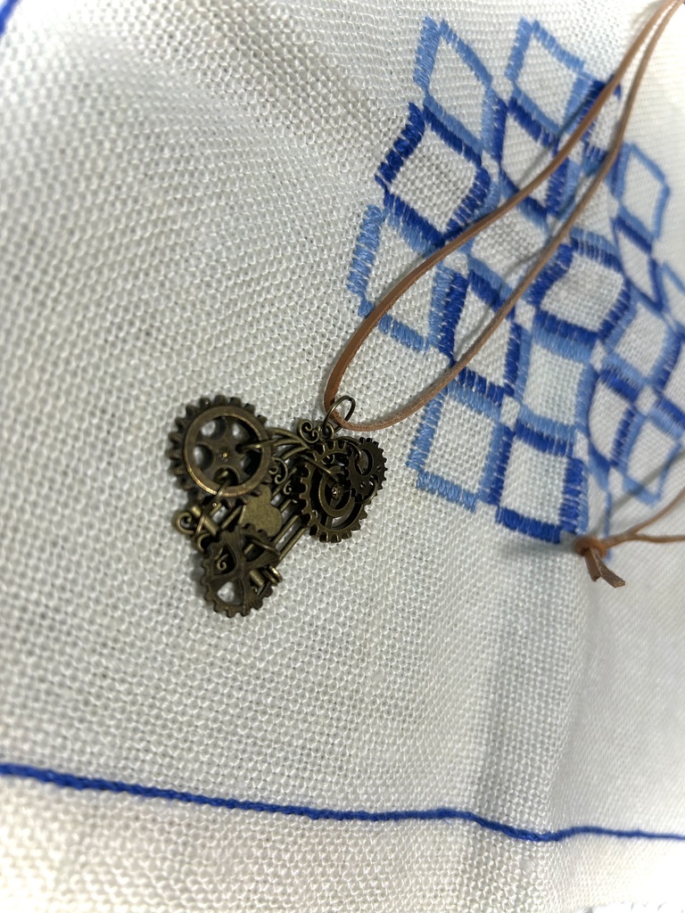 レザーネックレス -魔導兵の心核-