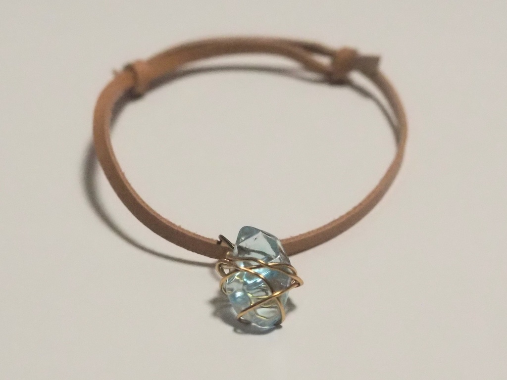 バディ用レザーアクセサリー ークリスタルの欠片ー