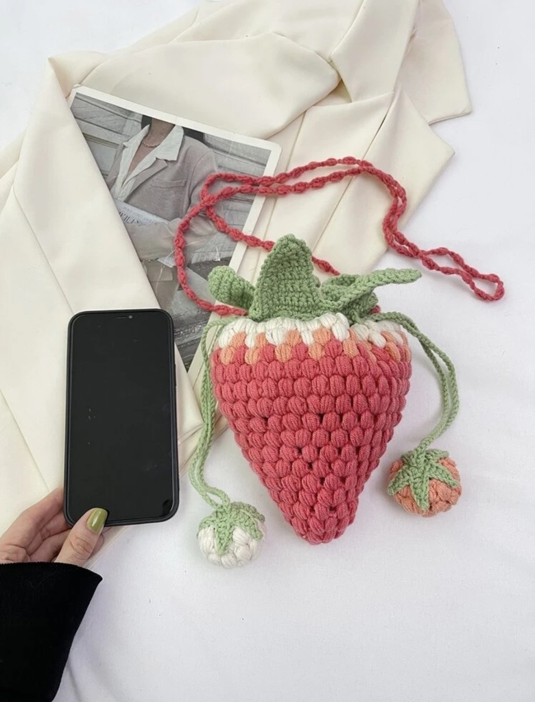 【一点物】いちごポシェット ハンドメイド巾着バッグ / 立体苺編みぐるみ風チャーム付き