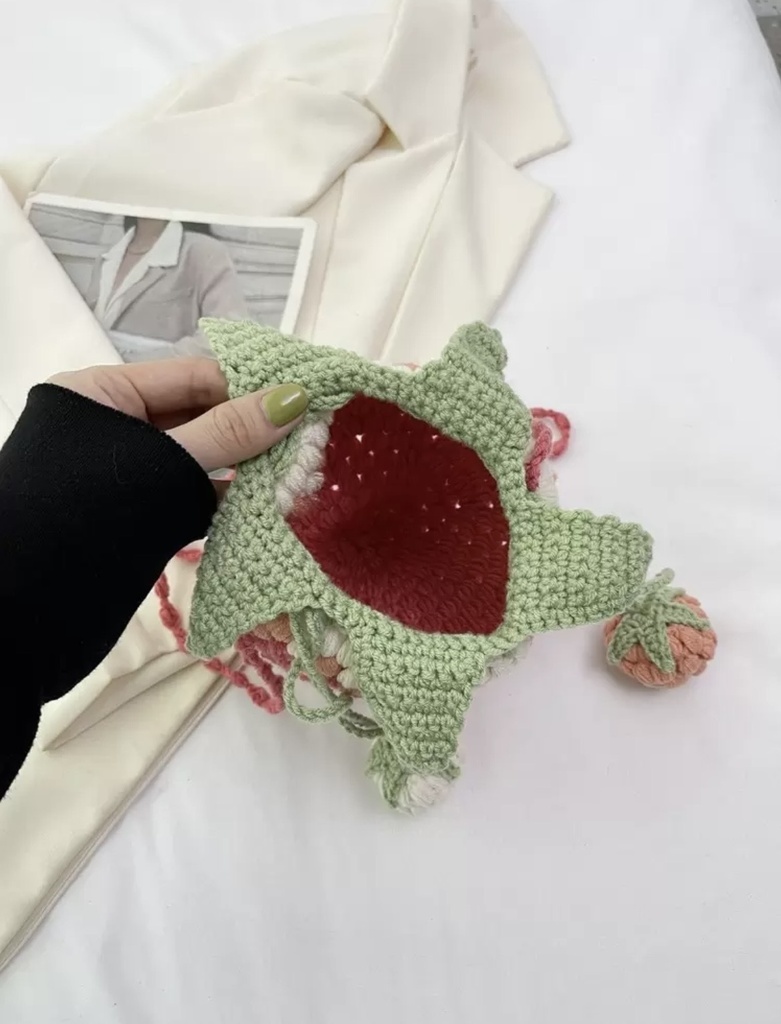 【一点物】いちごポシェット ハンドメイド巾着バッグ / 立体苺編みぐるみ風チャーム付き