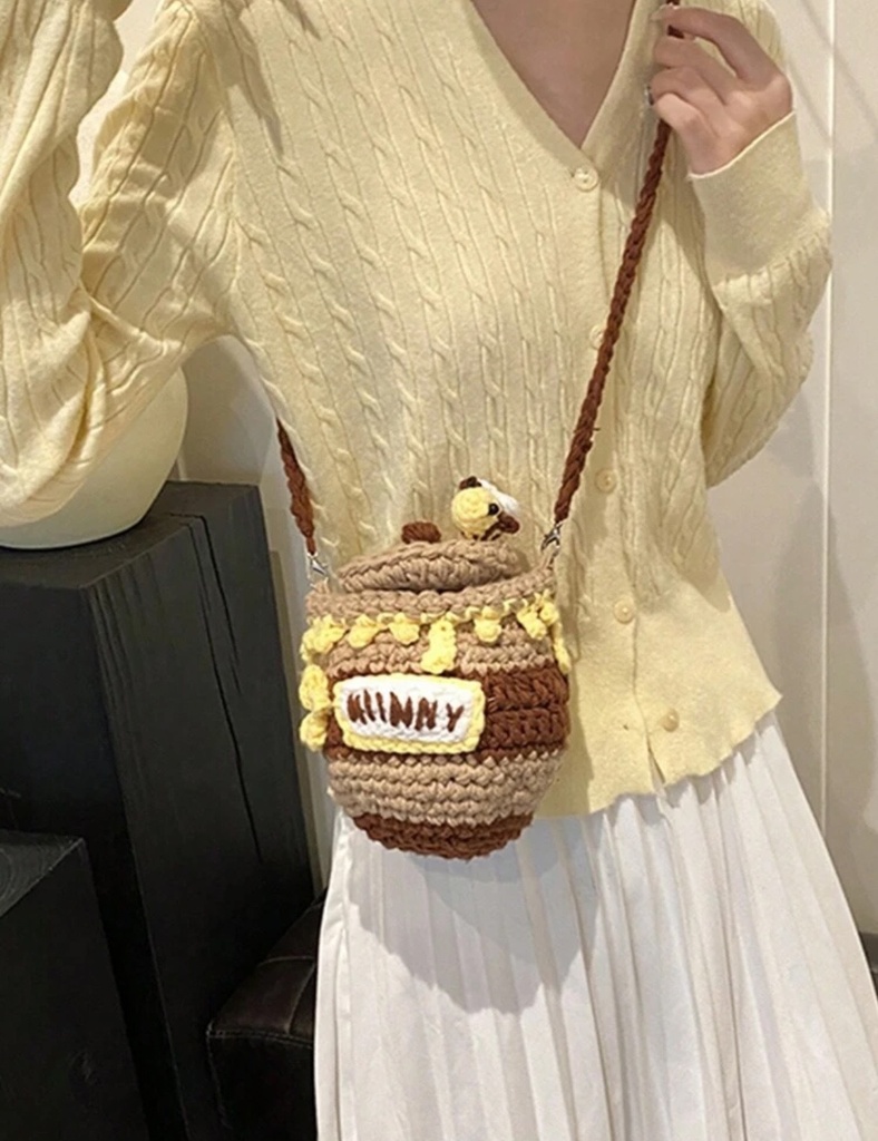 【一点物】はちみつポットのニットバッグ かぎ編み みつばちチャーム ショルダー