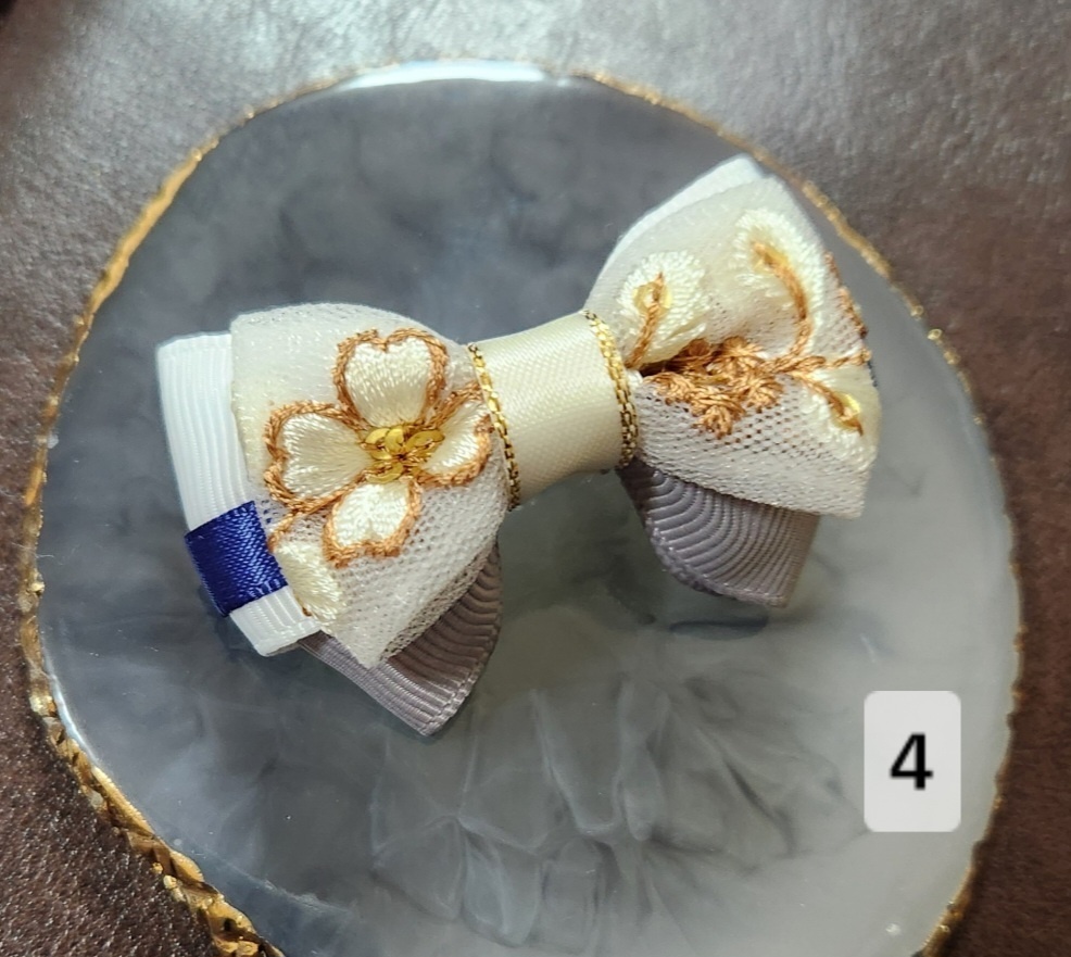 もち飾りミニリボンバレッタ 2