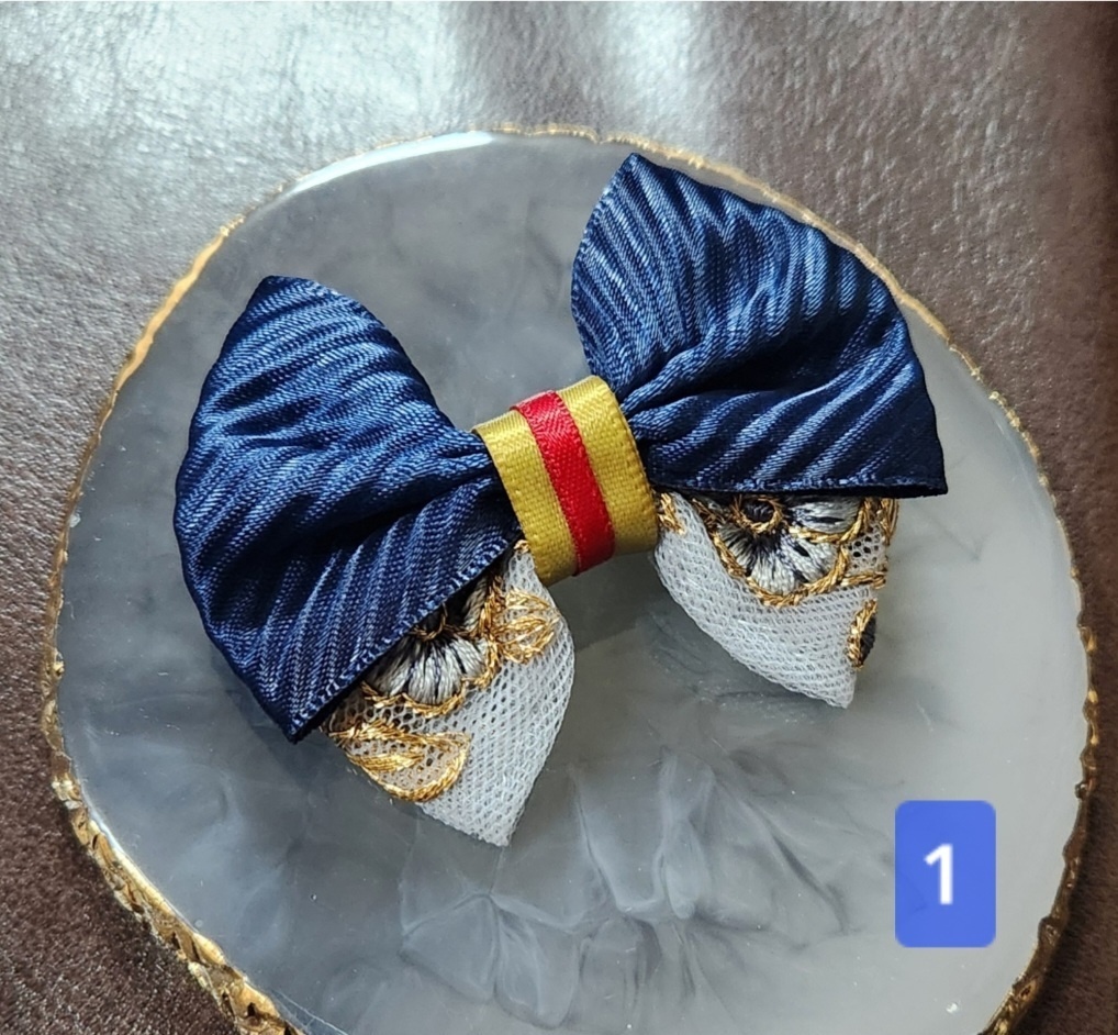 もち飾りミニリボンバレッタ 2