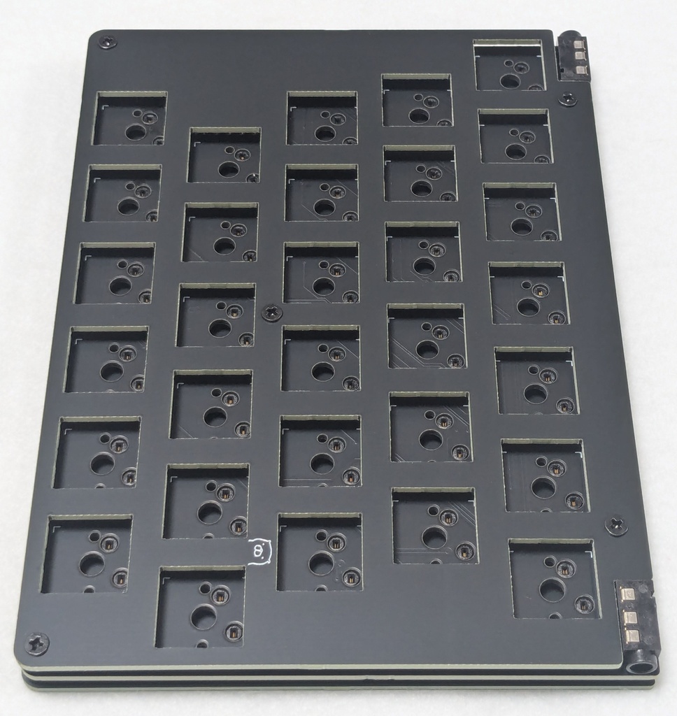 KumaChira (ハンダ付け不要、ホットスワップ対応キーボード)