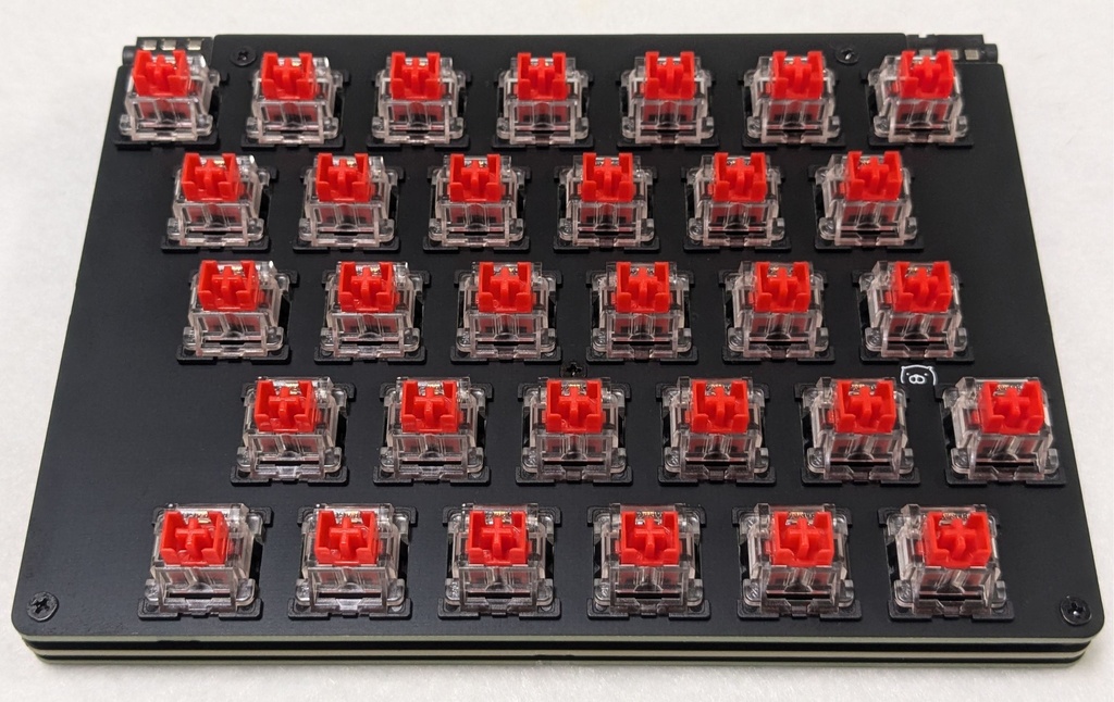 KumaChira (ハンダ付け不要、ホットスワップ対応キーボード)