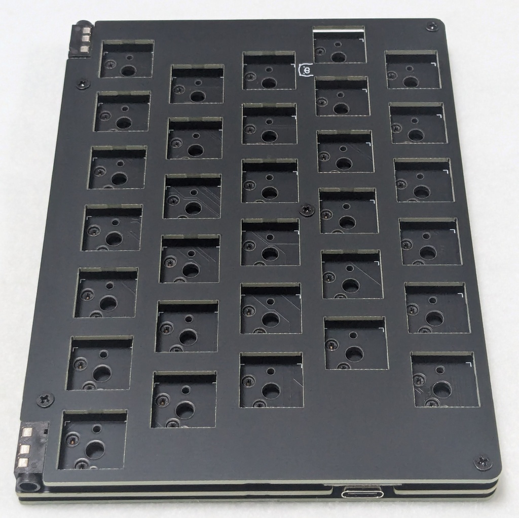 KumaChira (ハンダ付け不要、ホットスワップ対応キーボード)