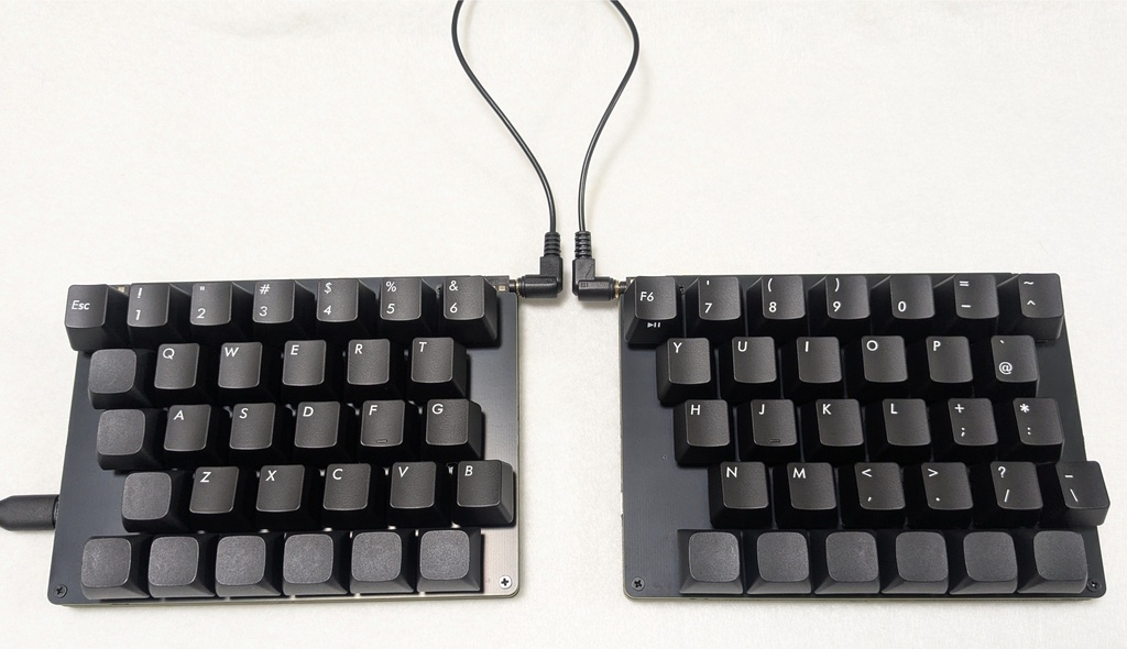 KumaChira (ハンダ付け不要、ホットスワップ対応キーボード)