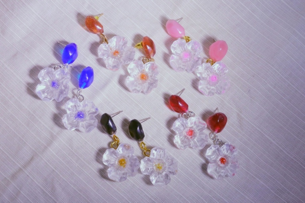 wrwrd! イメージフラワーピアス