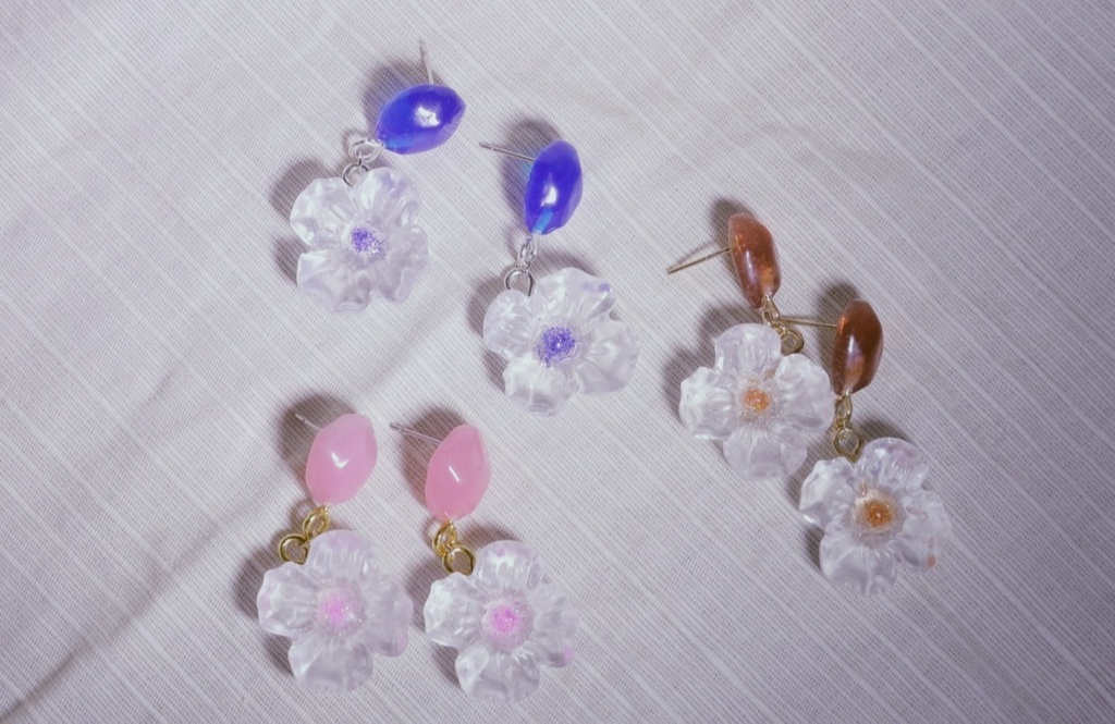 wrwrd! イメージフラワーピアス