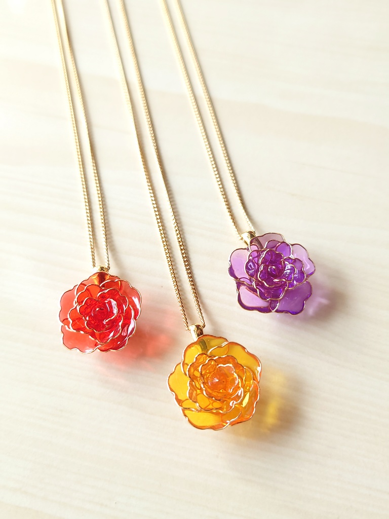 薔薇のペンダント