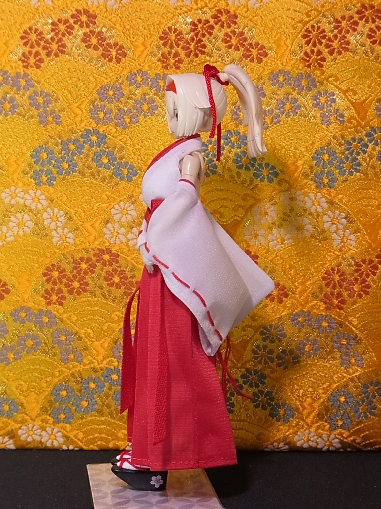 ◆ 巫女服(普通の袴) ◆白巫女・黒巫女◆1/12サイズ布服◆