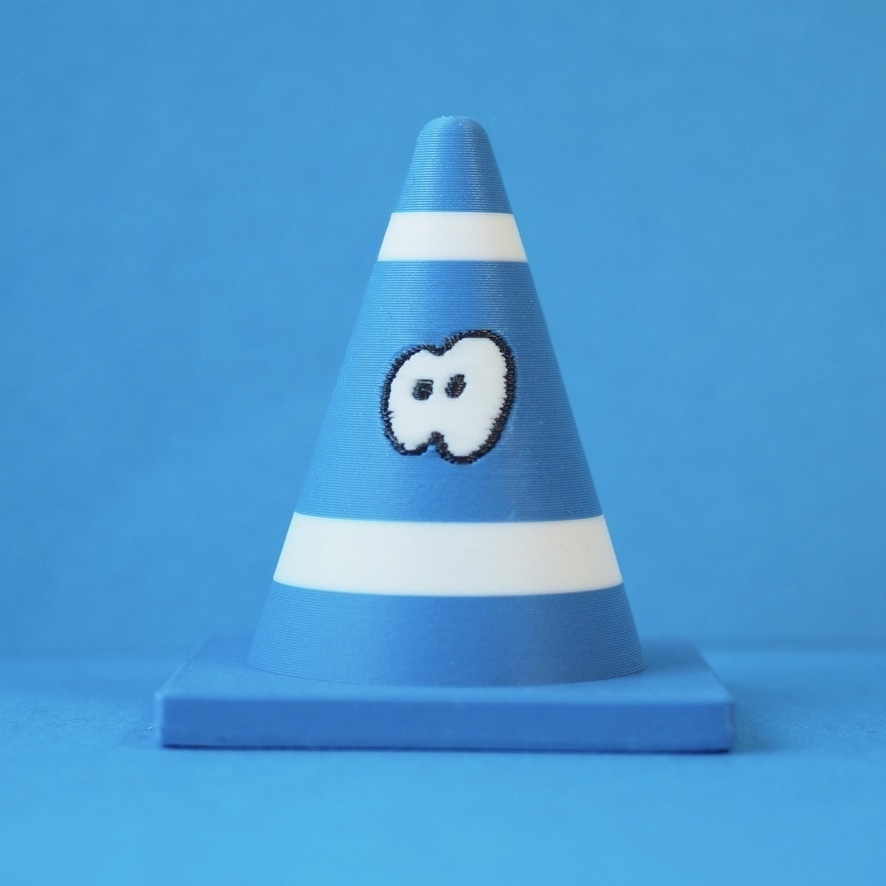 三角コーンくん