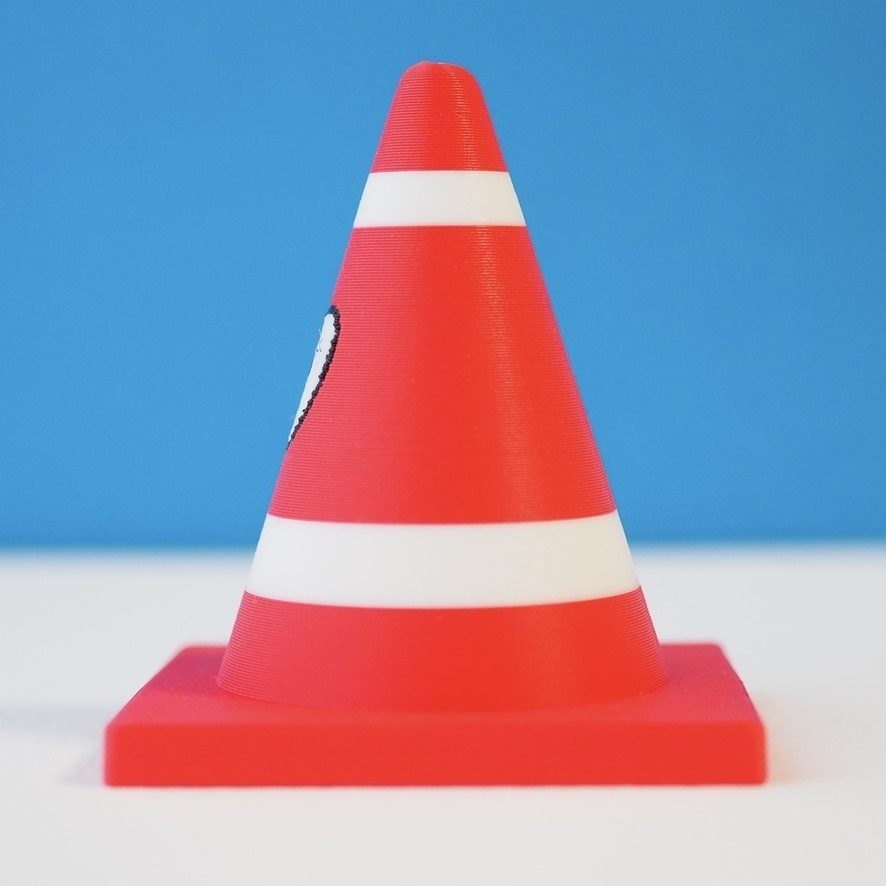 三角コーンくん