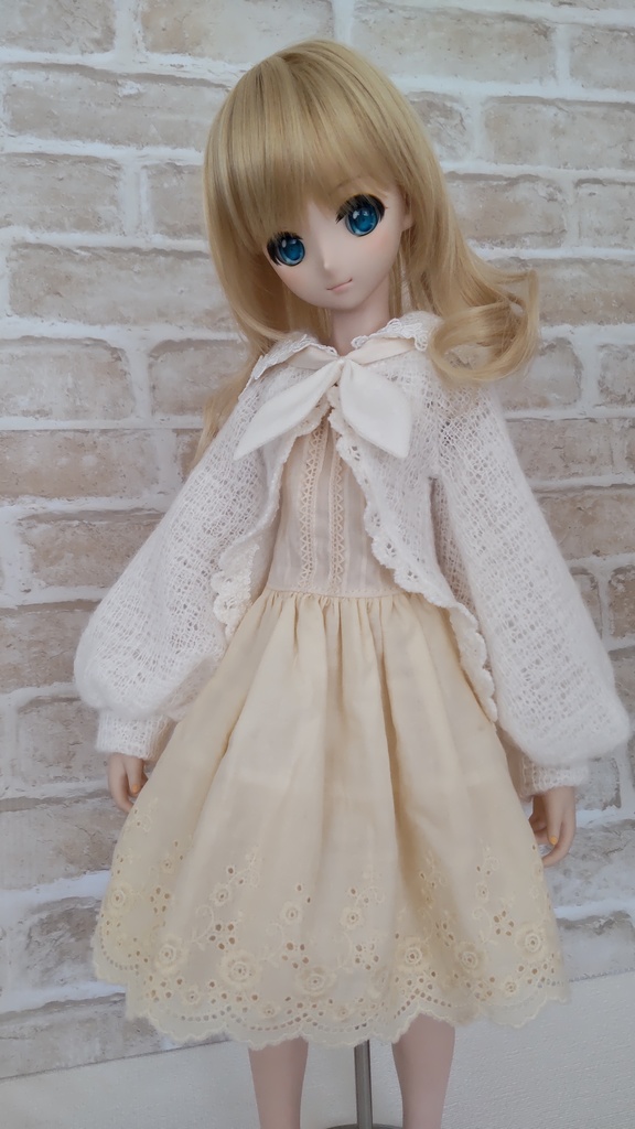 DD 白いふわふわニットとワンピースセット