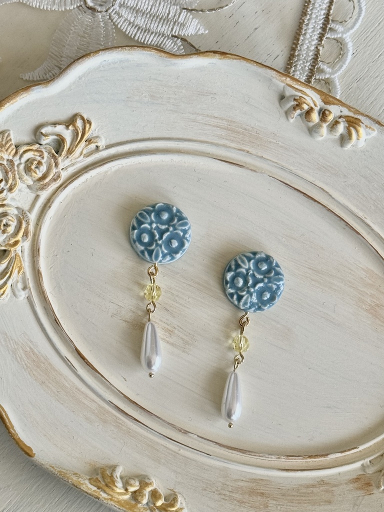 陶器風お花のピアス
