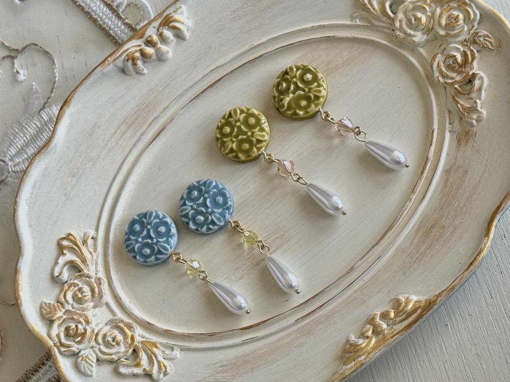 陶器風お花のピアス