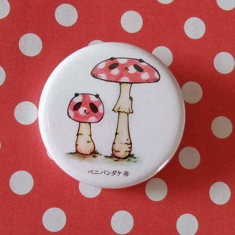 缶バッジ「ベニパンダケ」