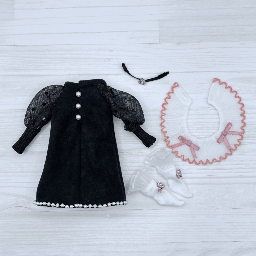 プードルのおじょうさんワンピース　22cmサイズ　ドール服